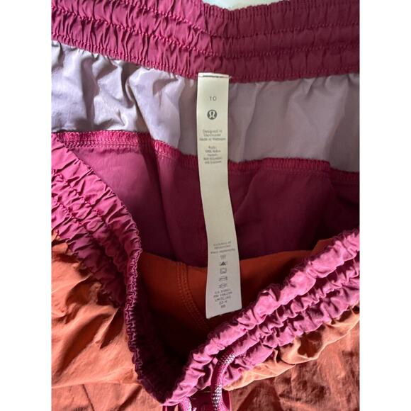 LULULEMON EVERGREEN HI RISE SHORTS size 10 - Picture 4 of 7